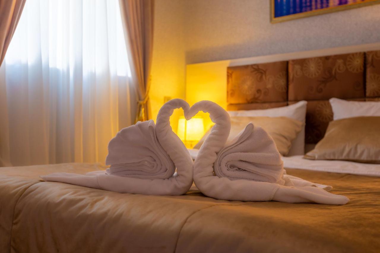Golden Time Hotel Baku Bagian luar foto